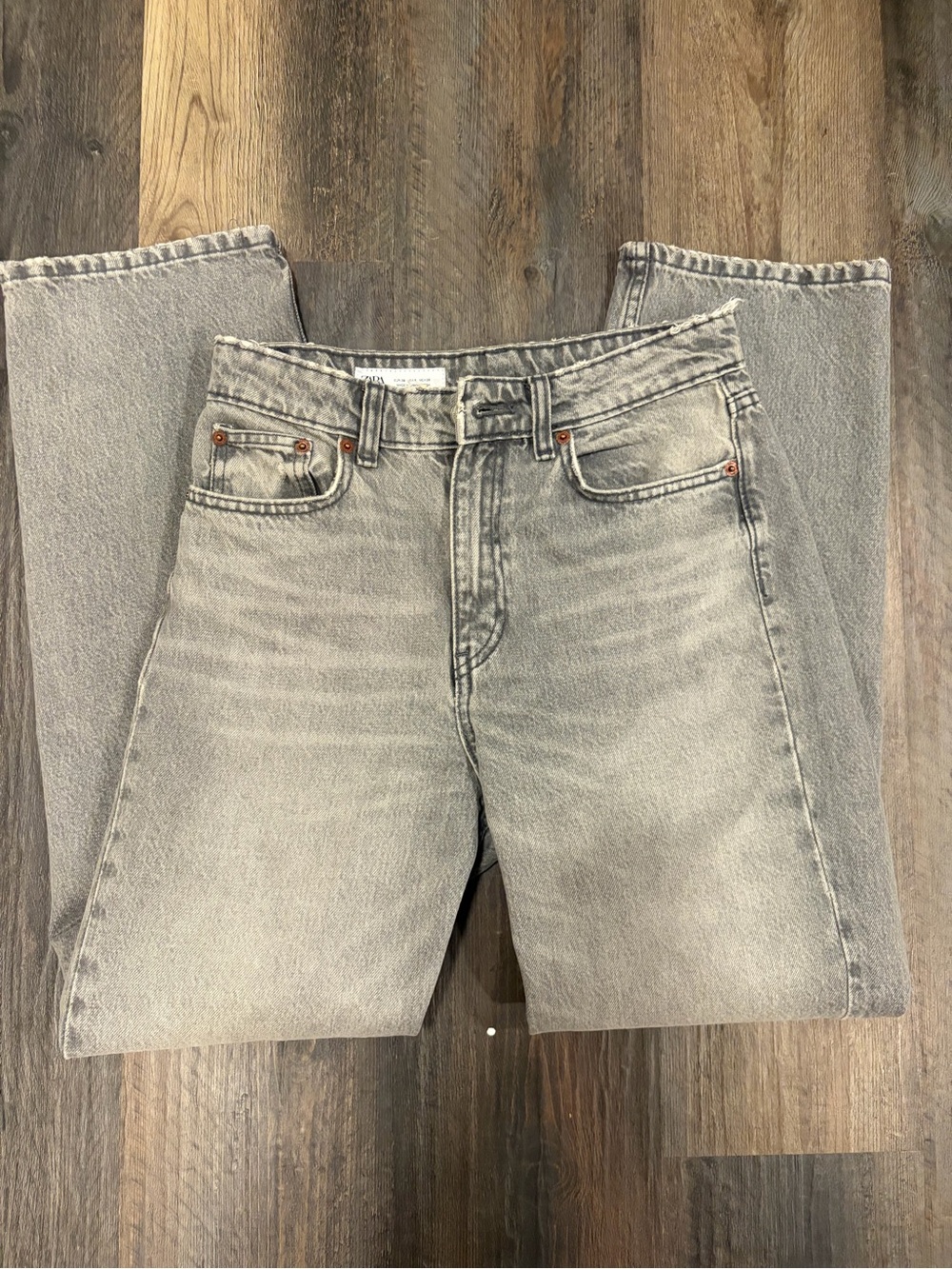 Zara Straight Jeans in Light Gray Wash